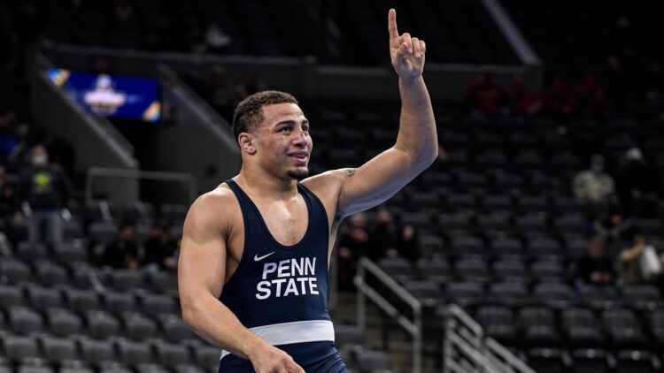 Wrestler under fire forsharing Christian faith