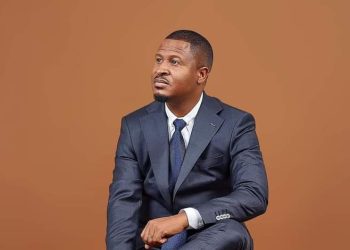 Minister Mahendere cheers up Baba Harare