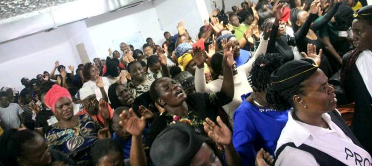 Rise of Interdenominational Prayer Groups Over Traditional Churches, What’s Driving the Shift?