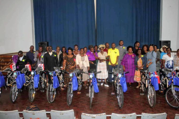 Ten pastors equipped with bicycles to preach the gospel