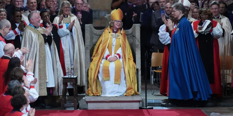 First female Archbishop of Canterbury is installed breaking church history of 1 400 years